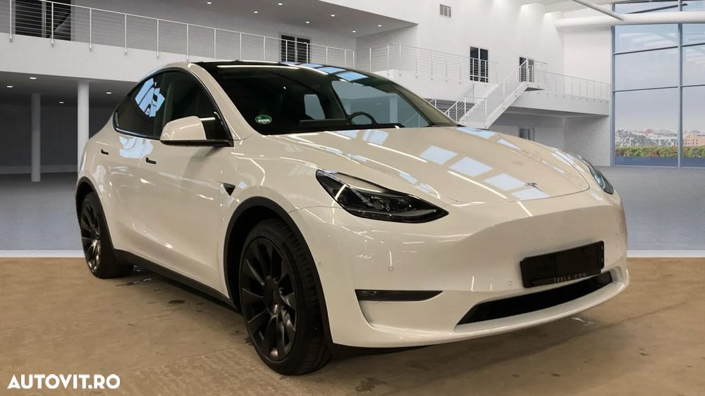 Tesla Model Y Long Range Dual Motor AWD - 1