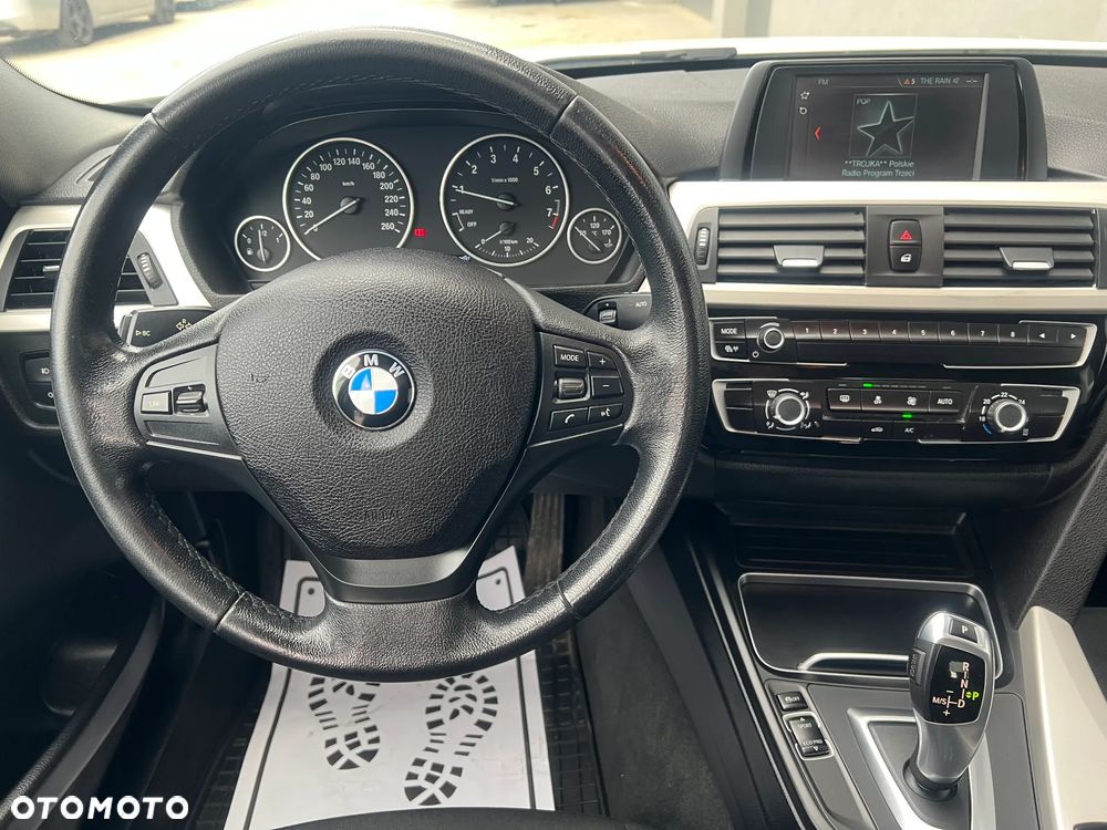 BMW Seria 3 318i - 11
