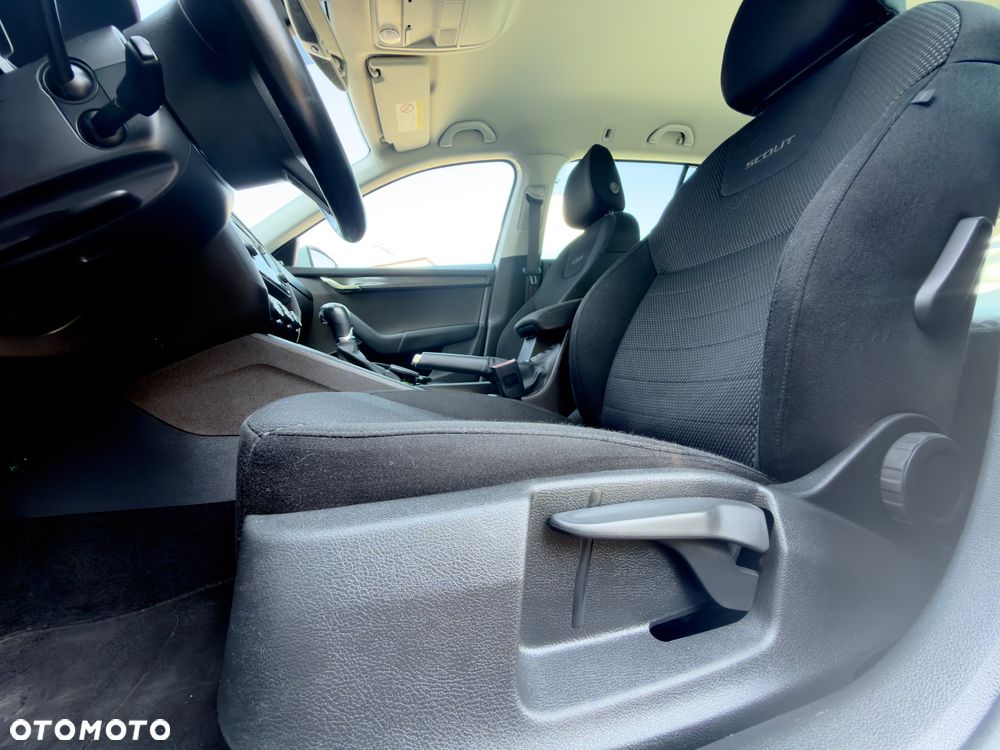 Skoda Octavia 2.0 TDI 4x4 DSG Scout - 17
