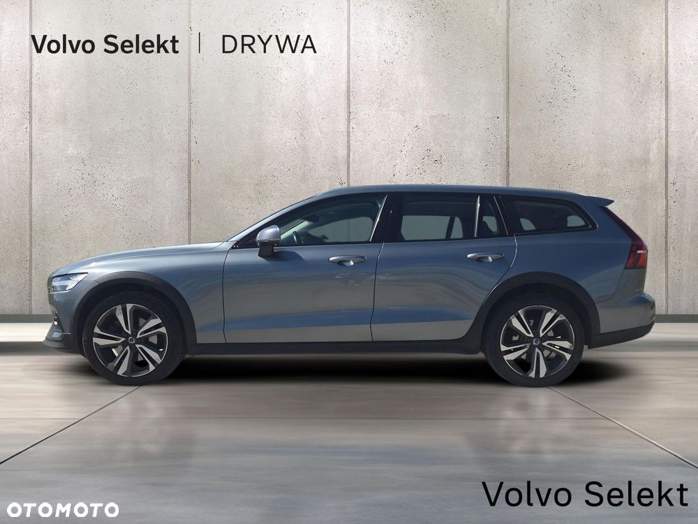 Volvo V60 Cross Country - 3