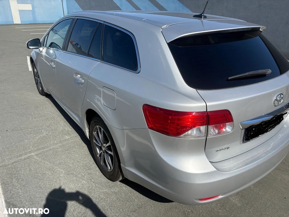 Toyota Avensis 2.0 D-4D - 6
