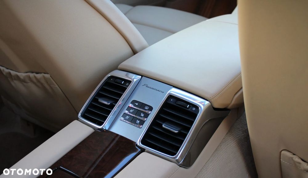 Porsche Panamera Turbo - 18
