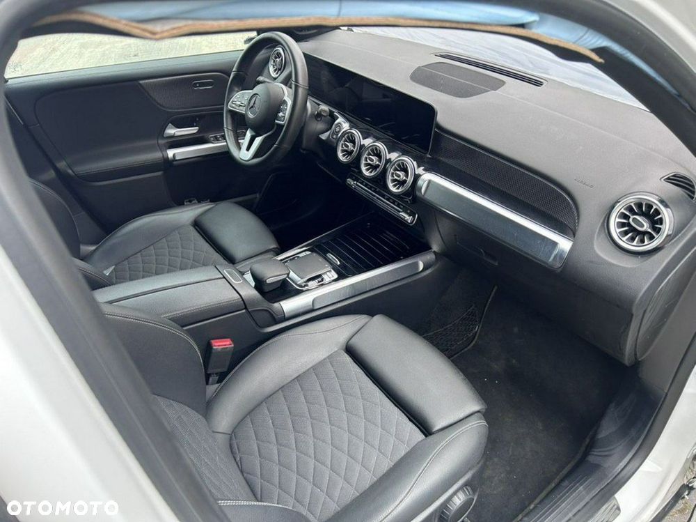 Mercedes-Benz GLB - 10