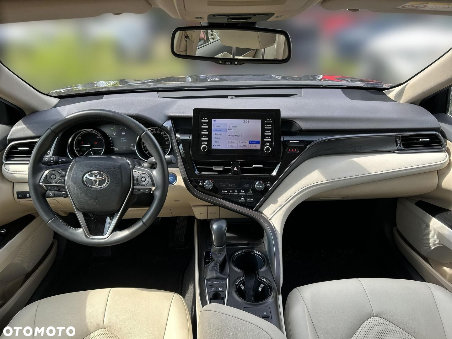 Toyota Camry - 11