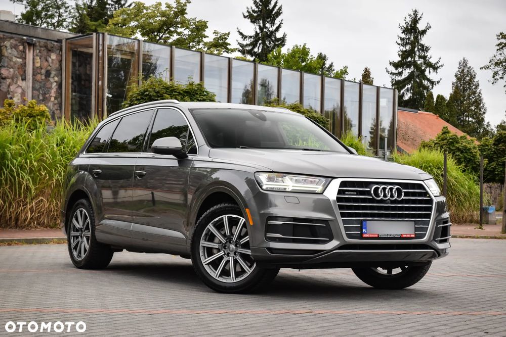 Audi Q7 - 1