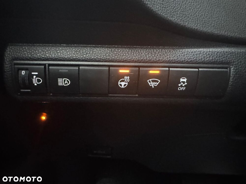 Suzuki Swace 1.8 Hybrid Premium Plus CVT - 10