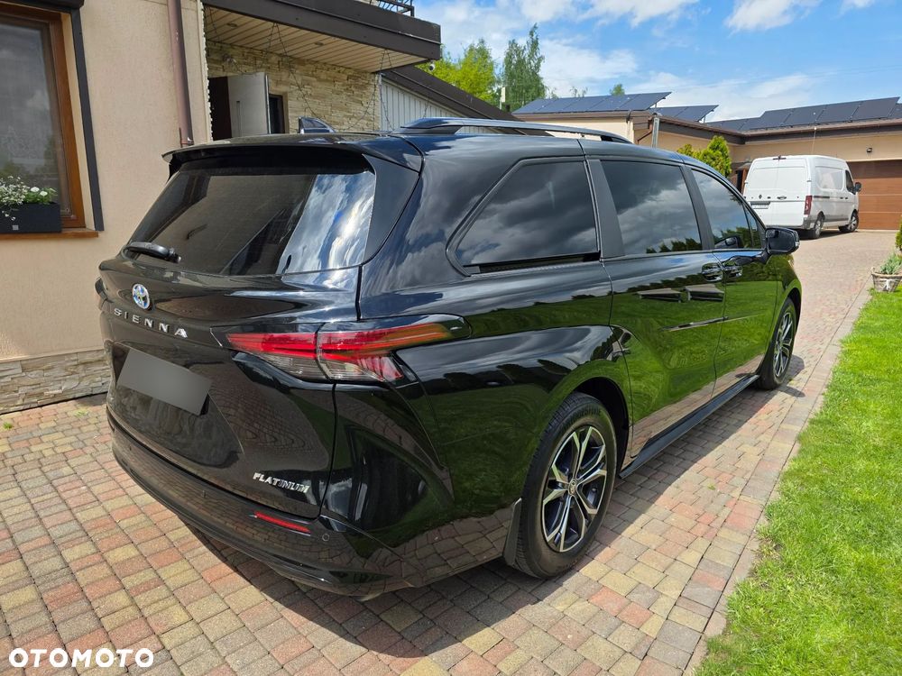 Toyota Sienna - 5