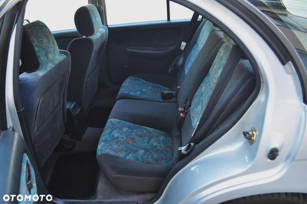 Nissan Almera - 24