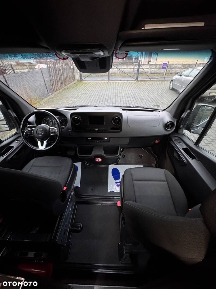 Mercedes-Benz Sprinter - 16