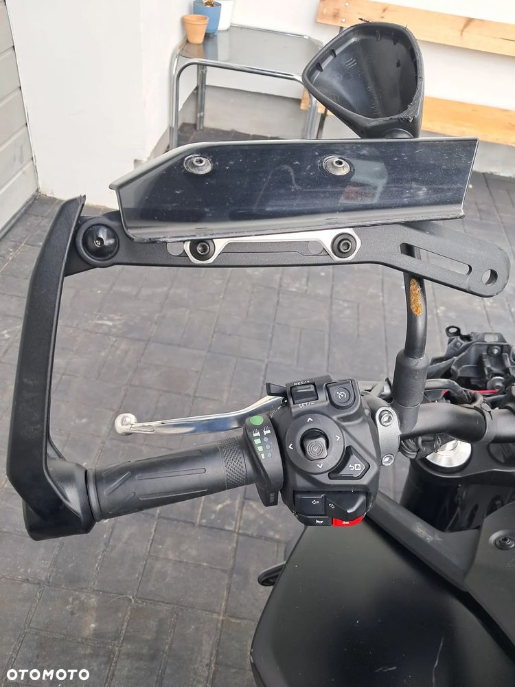 Yamaha MT - 13