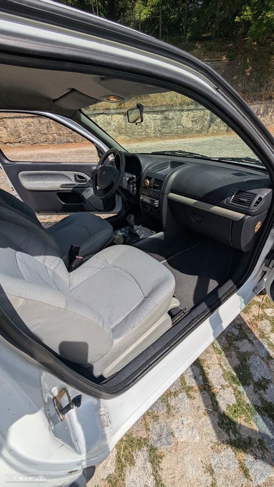 Renault Clio 1.5 dCi Authentique - 5