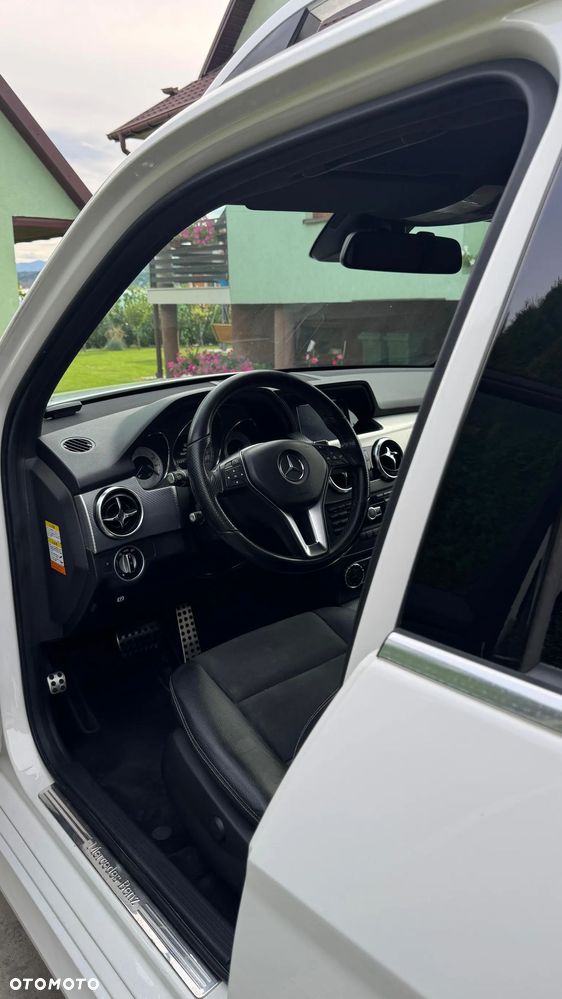 Mercedes-Benz GLK 350 4-Matic - 12