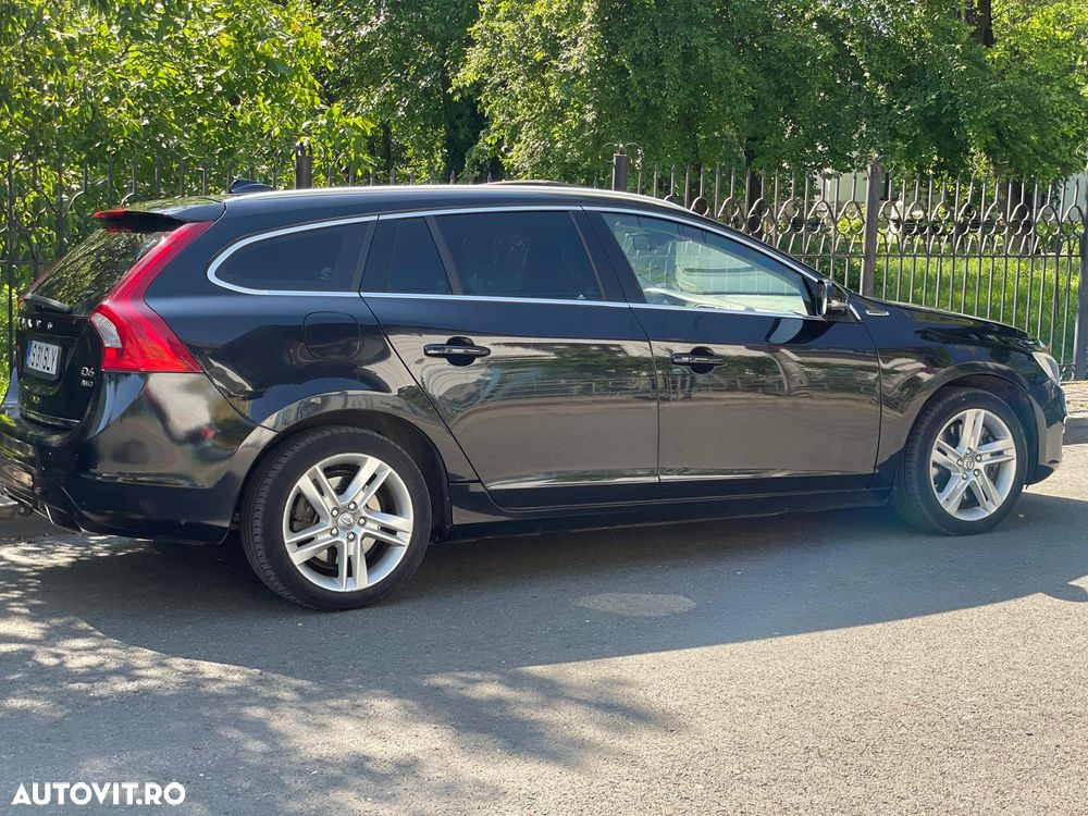 Volvo V60 D6 Plug-In-Hybrid AWD Geartronic Summum - 1