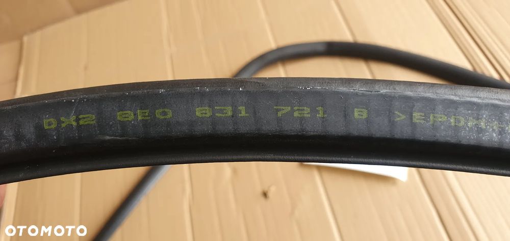 Uszczelka drzwi prawy przód przednia prawa Audi A4 B7 8E0831721B - 6