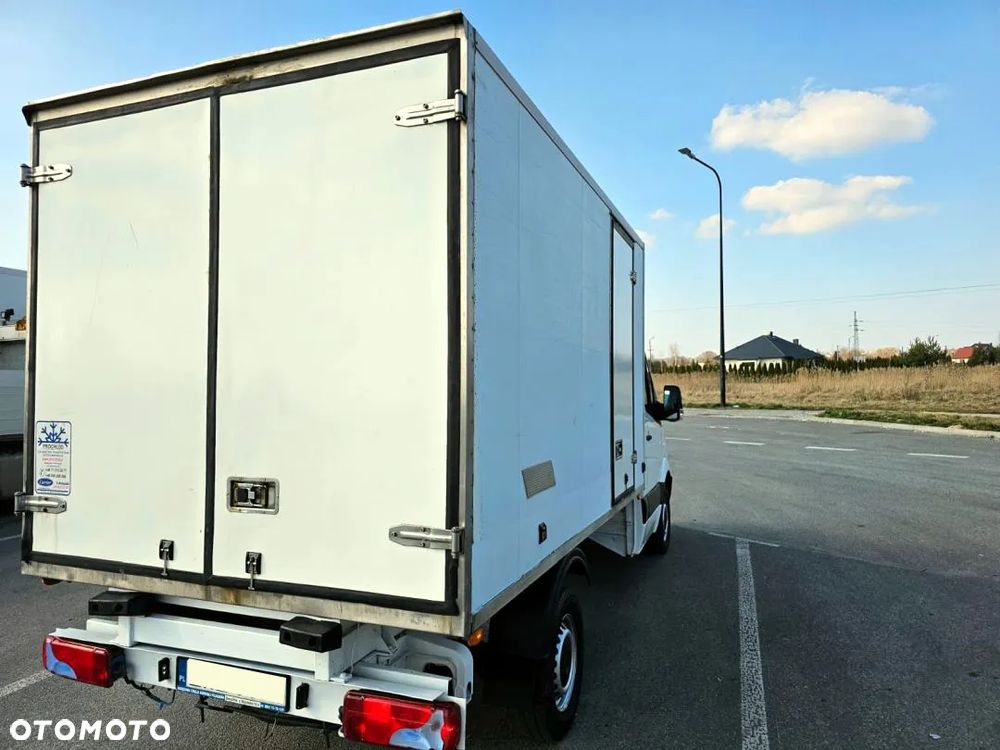 Mercedes-Benz Sprinter - 11
