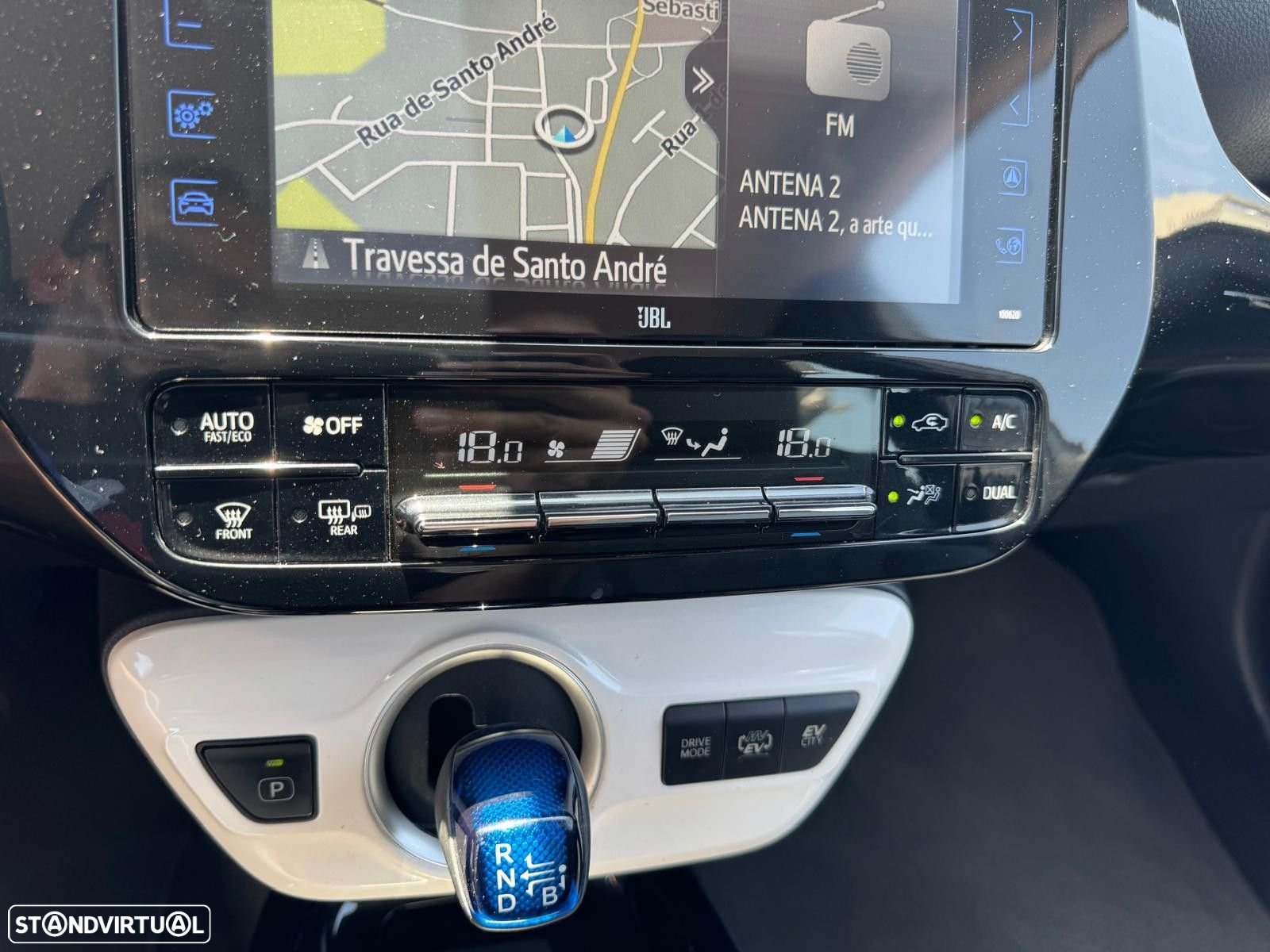 Toyota Prius 1.8 Plug-In Premium - 33