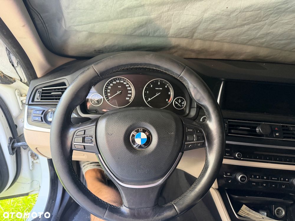 BMW Seria 5 520d Luxury Line - 9