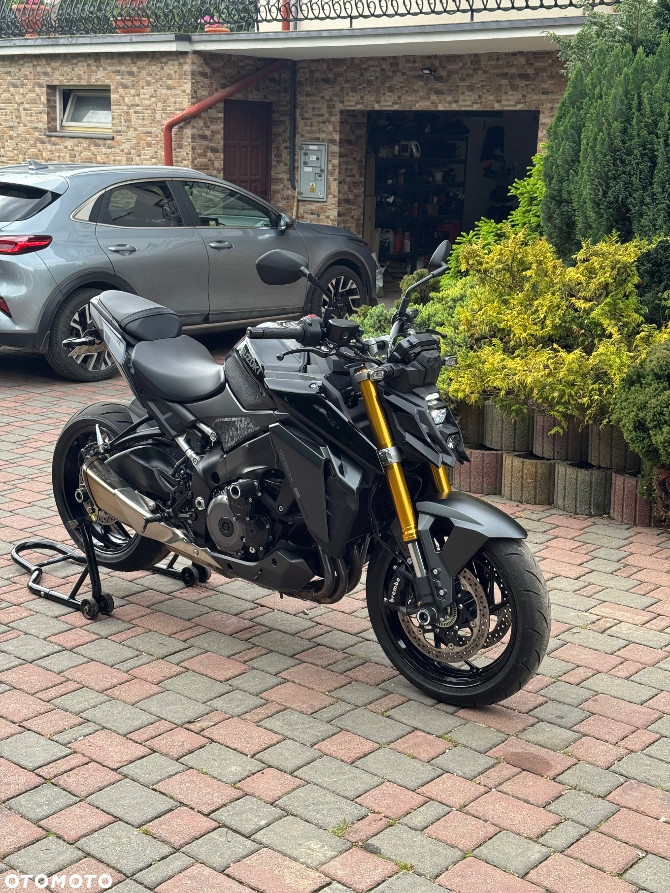 Suzuki GSX 1000 - 6
