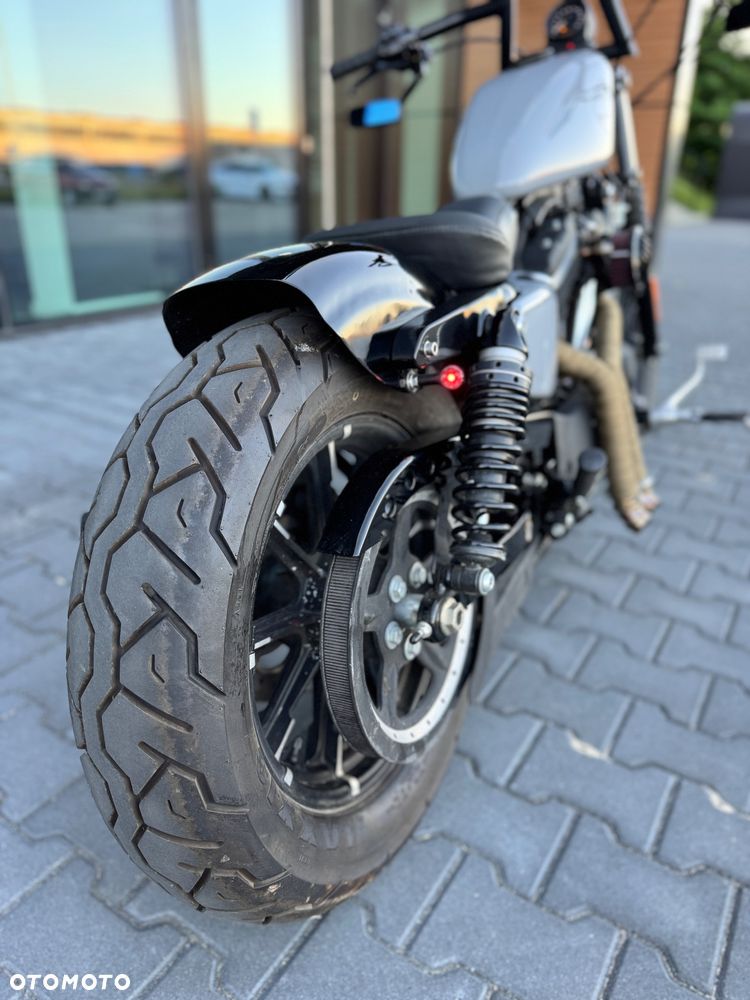 Harley-Davidson Sportster Iron 883 - 5