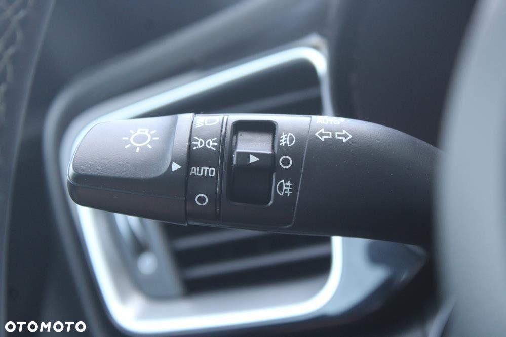 Kia XCeed - 31