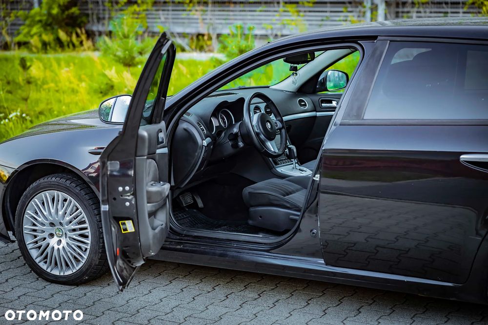Alfa Romeo 159 2.4 JTDM 20V DPF Automatik - 8