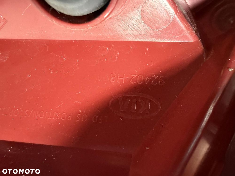 LAMPA TYLNA PRAWA KIA RIO IV V LED 2017-   92402-H8000 - 5