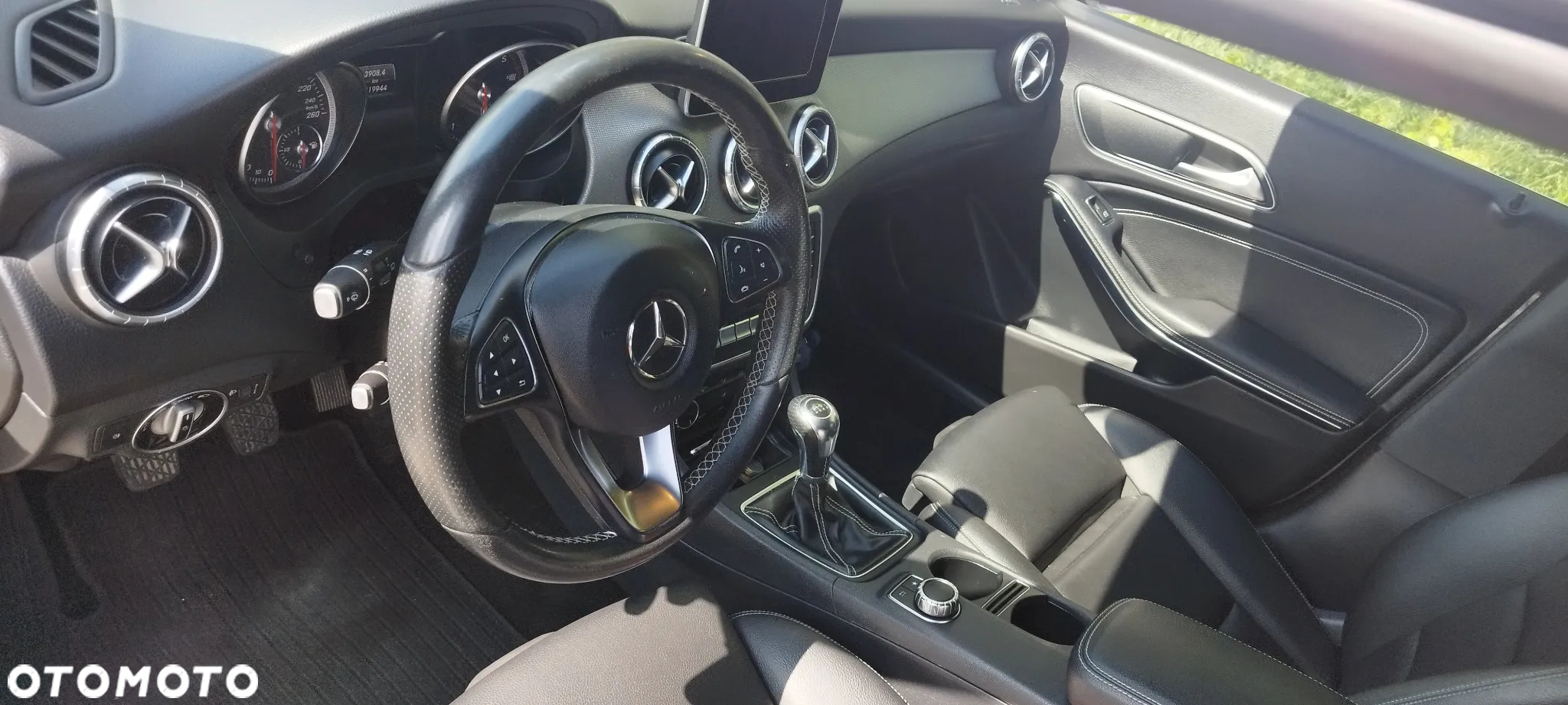Mercedes-Benz CLA 180 d - 11