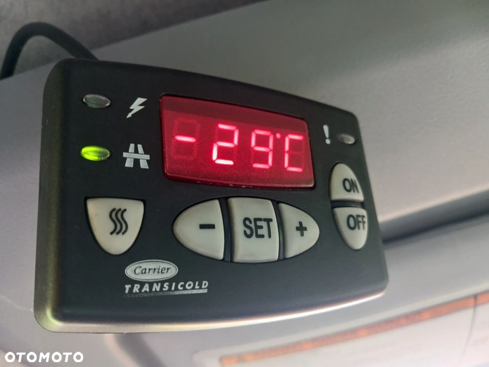 Mitsubishi Canter Fuso 9C18 3.0 180 KM 198 tyś km Izoterma Chłodnia 2019r Mroźnia Agregat Winda KLIMA SALON 230V - 9