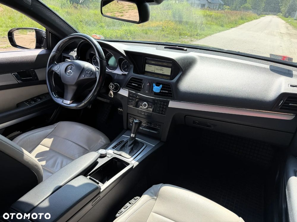 Mercedes-Benz Klasa E 250 CDI DPF BlueEFFICIENCY Automatik Elegance - 26