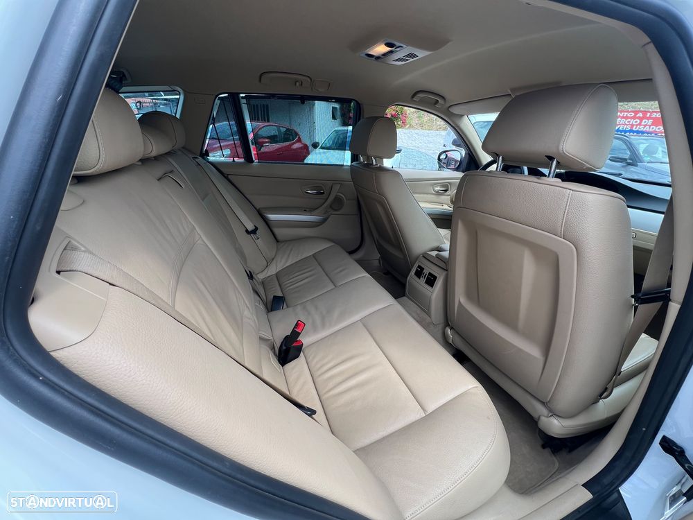 BMW 320 d xDrive Navigation Auto - 10