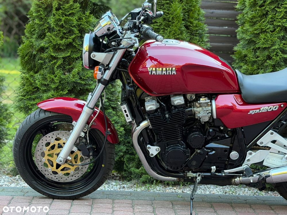 Yamaha XJR - 19