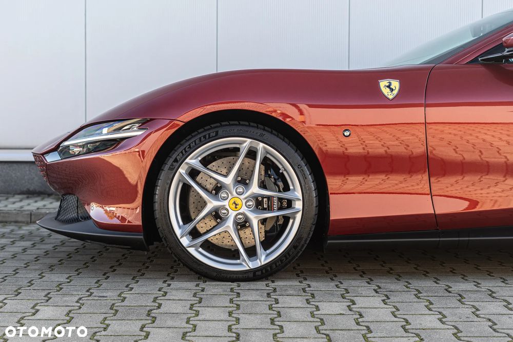 Ferrari Roma - 12