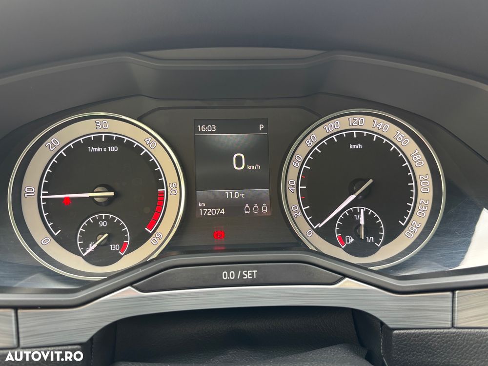 Skoda Superb 2.0 TDI DSG Ambition - 14