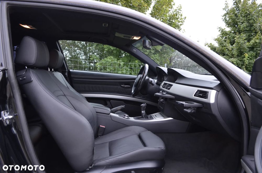 BMW Seria 3 335i xDrive Coupe - 14