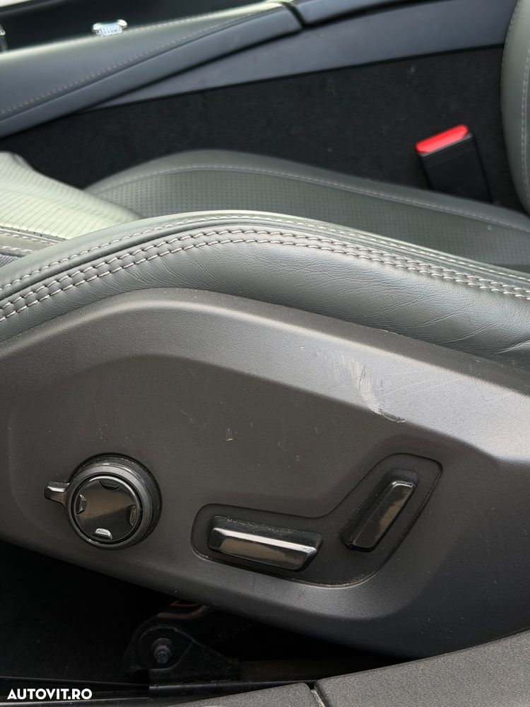 Volvo S90 T8 Twin Engine AWD Geartronic Inscription - 32