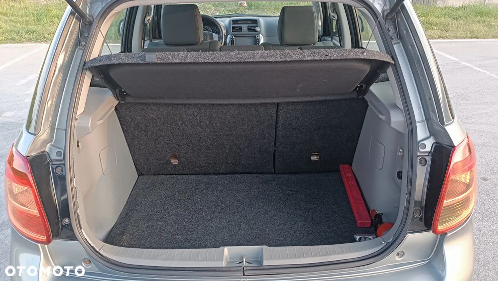 Suzuki SX4 1.5 - 9