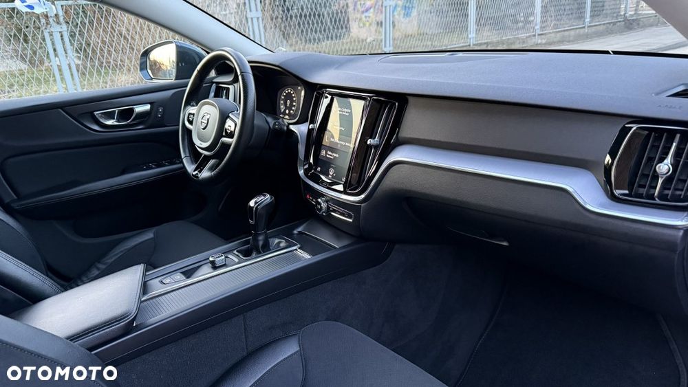 Volvo V60 D3 Momentum - 27