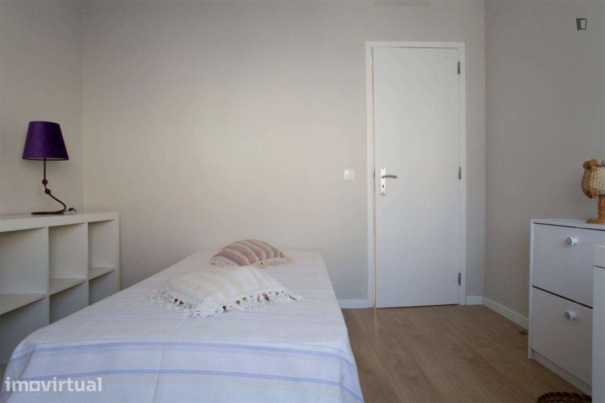 Quarto - localizado em Pontinha Lisbon - Grande imagem: 2/10