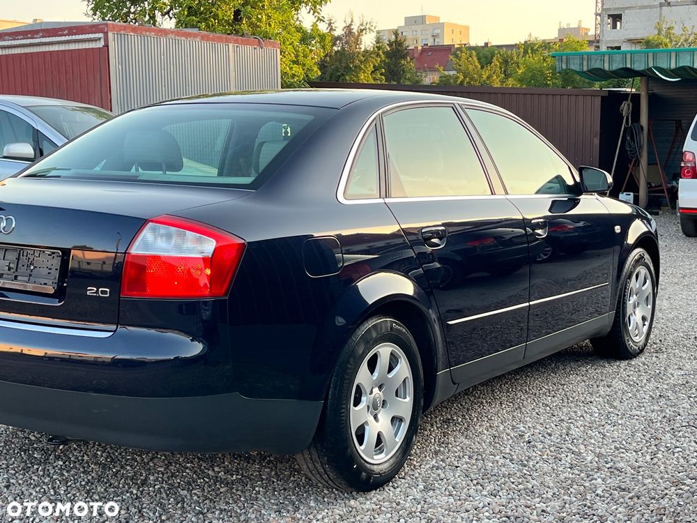 Audi A4 Limousine - 8