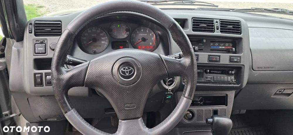 Toyota RAV4 2.0 - 8