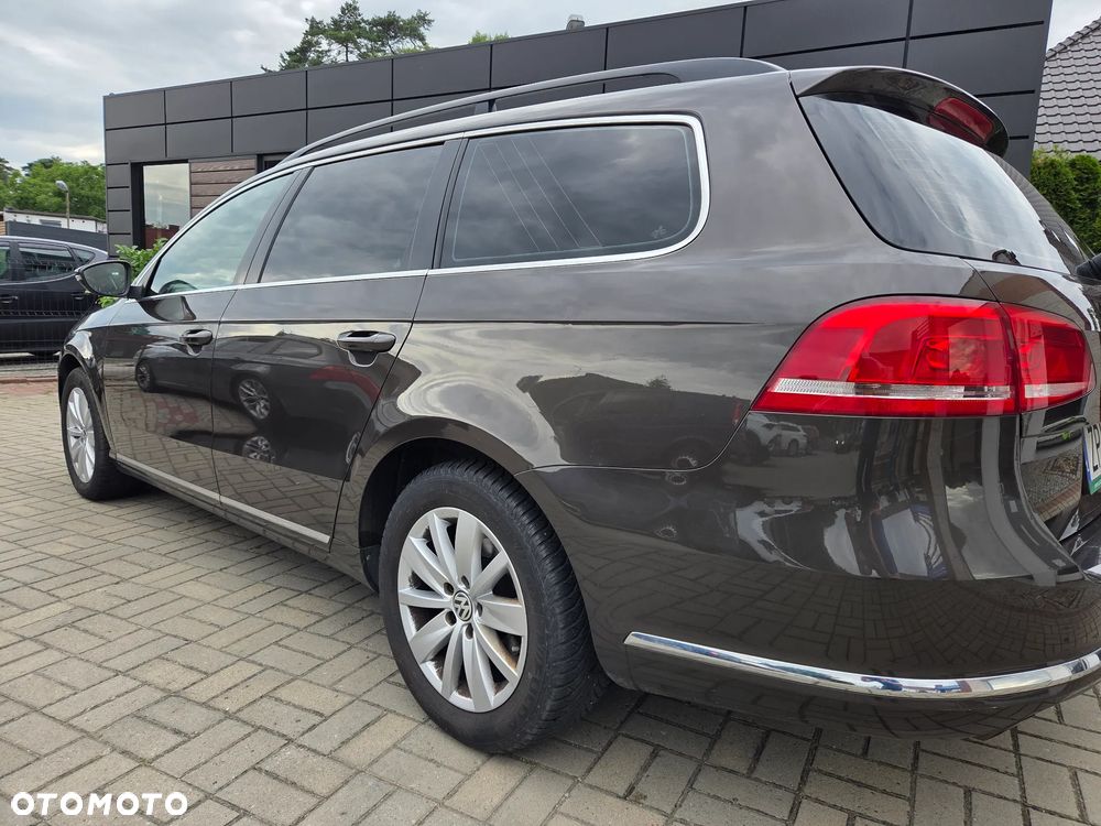 Volkswagen Passat 1.6 TDI DPF BlueMot Highline - 3