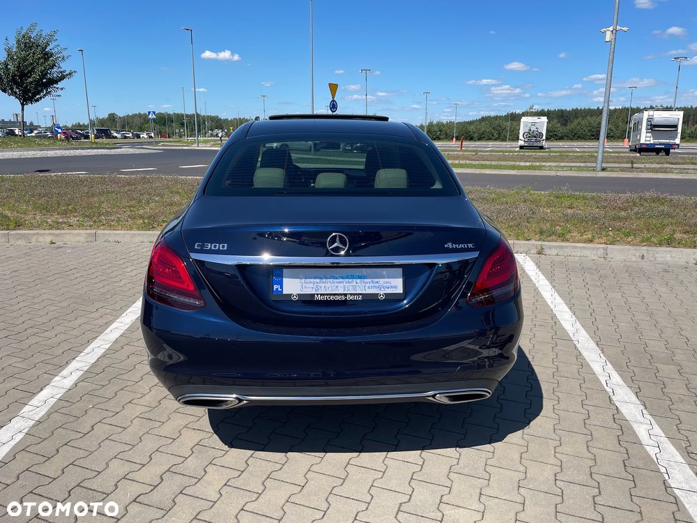 Mercedes-Benz Klasa C 300 4Matic 9G-TRONIC Avantgarde - 10