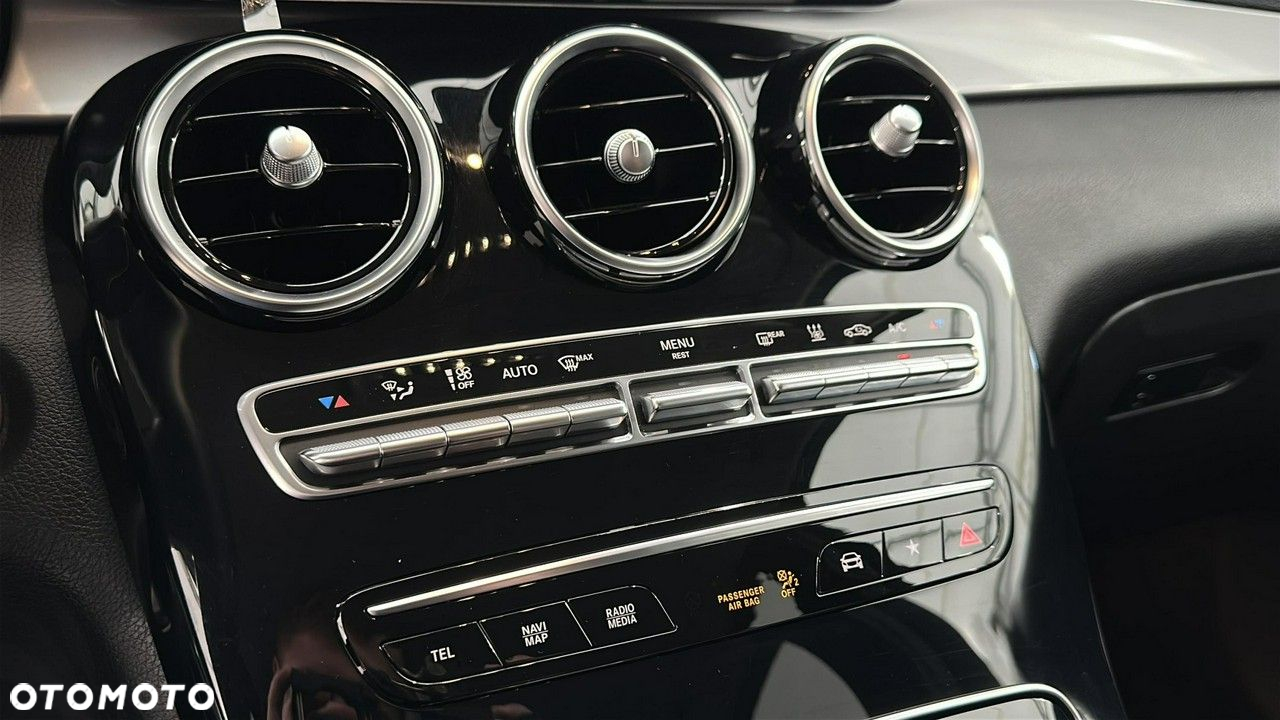 Mercedes-Benz GLC - 21