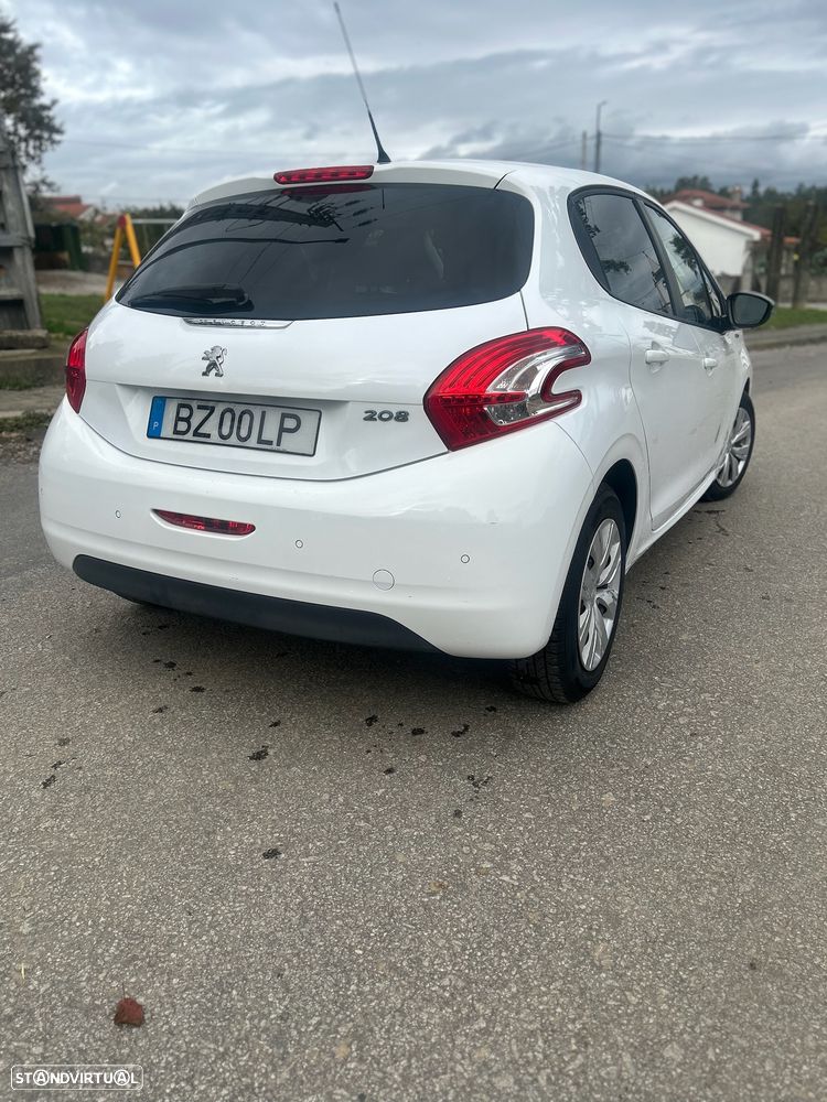 Peugeot 208 ver-1-2-puretech-style - 3