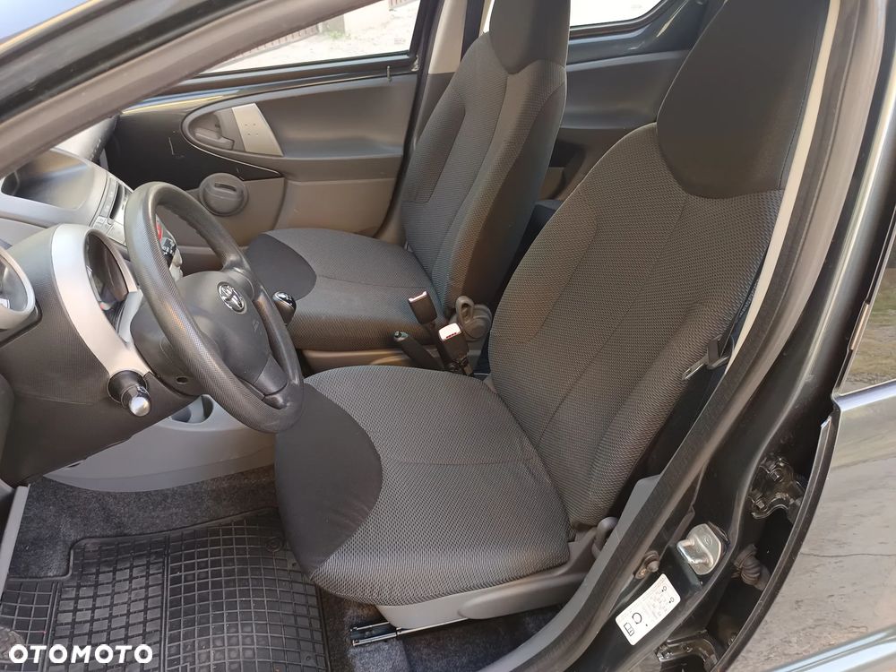 Toyota Aygo Black - 13