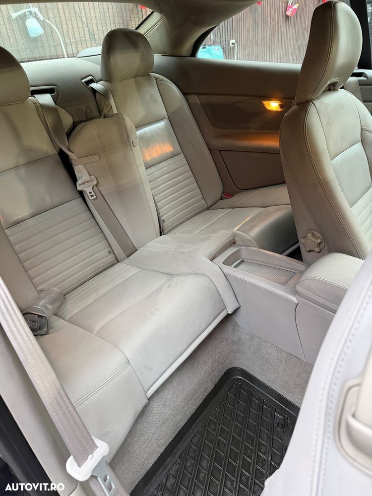 Volvo C70 2.4i Momentum - 9