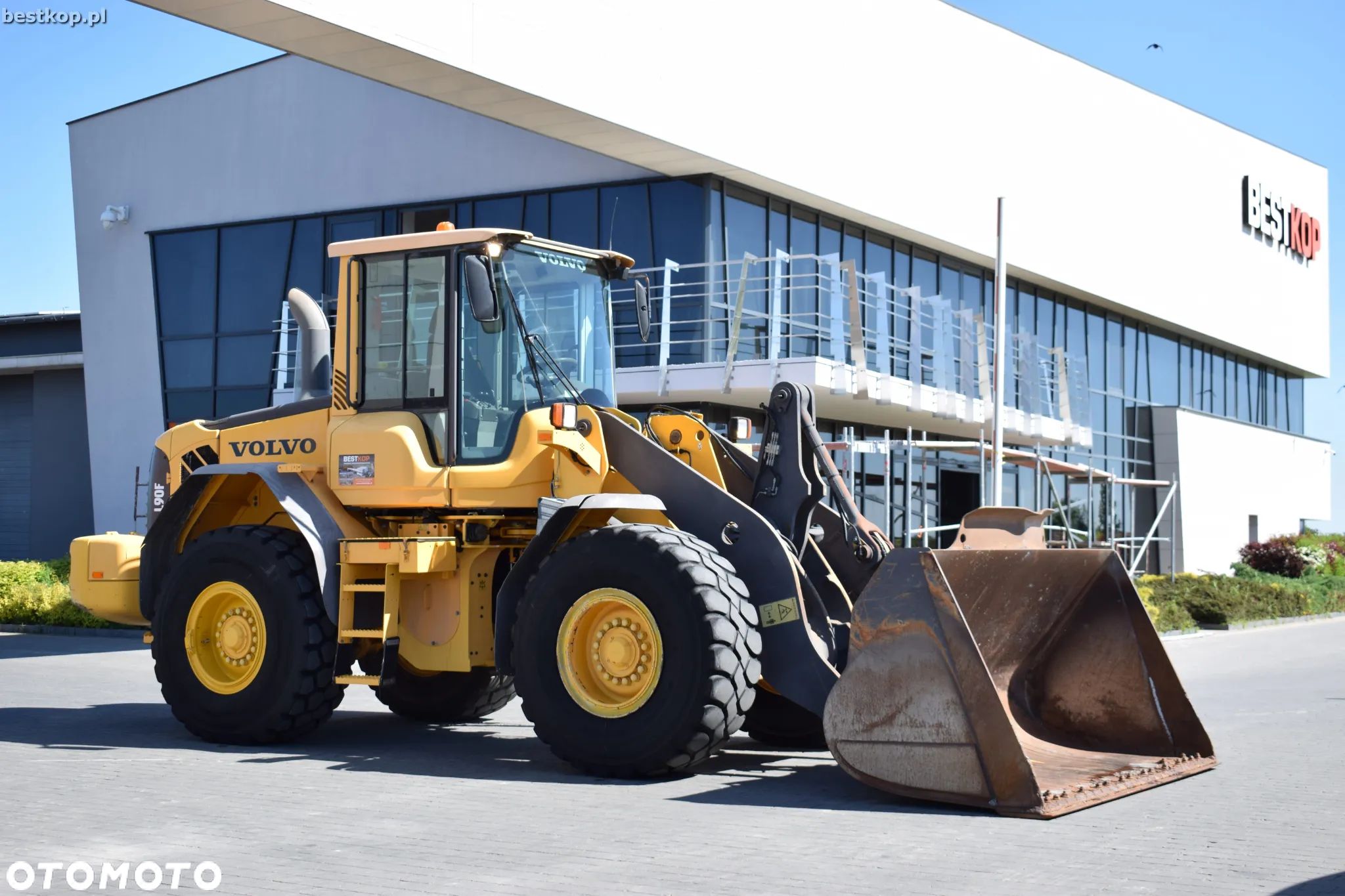 Volvo L90F - 1