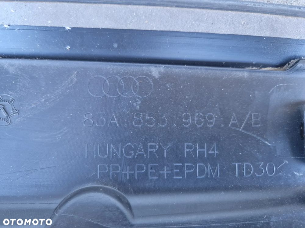 LISTWY DRZWI PRZEDNICH LEWYCH + TYLNYCH LEWYCH AUDI Q3 II 2017-- - 15
