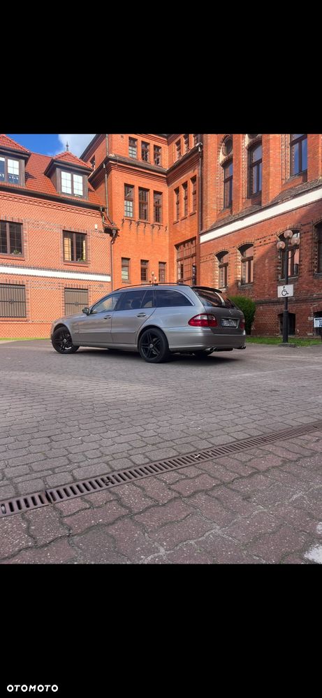 Mercedes-Benz Klasa E 320 4-Matic T Elegance - 1