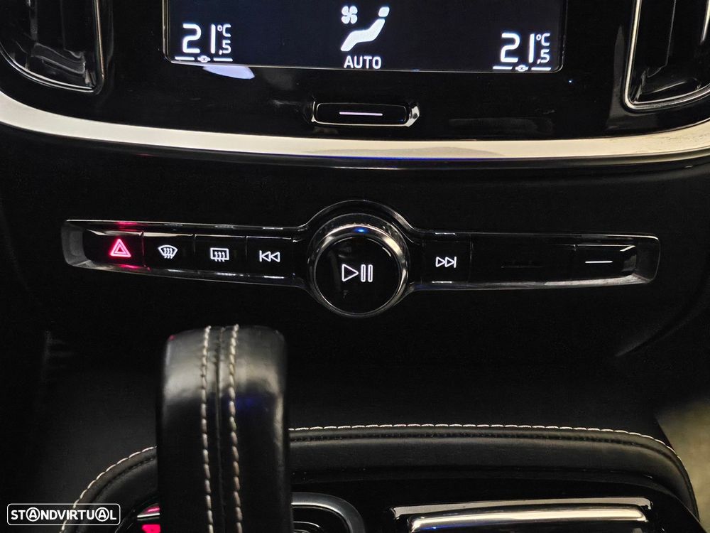 Volvo V60 2.0 T8 AWD TE R-Design - 15